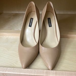 Nine West pointy toe pumps!